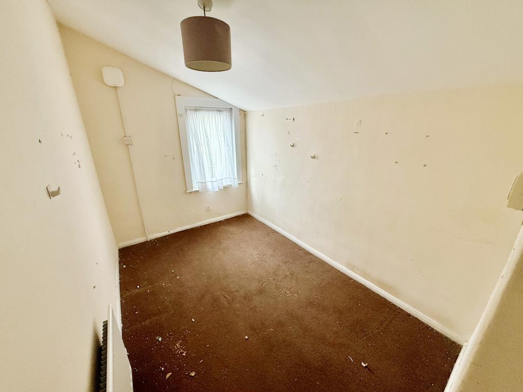 Lot: 158 - TERRACED HOUSE FOR REFURBISHMENT - Bedroom three